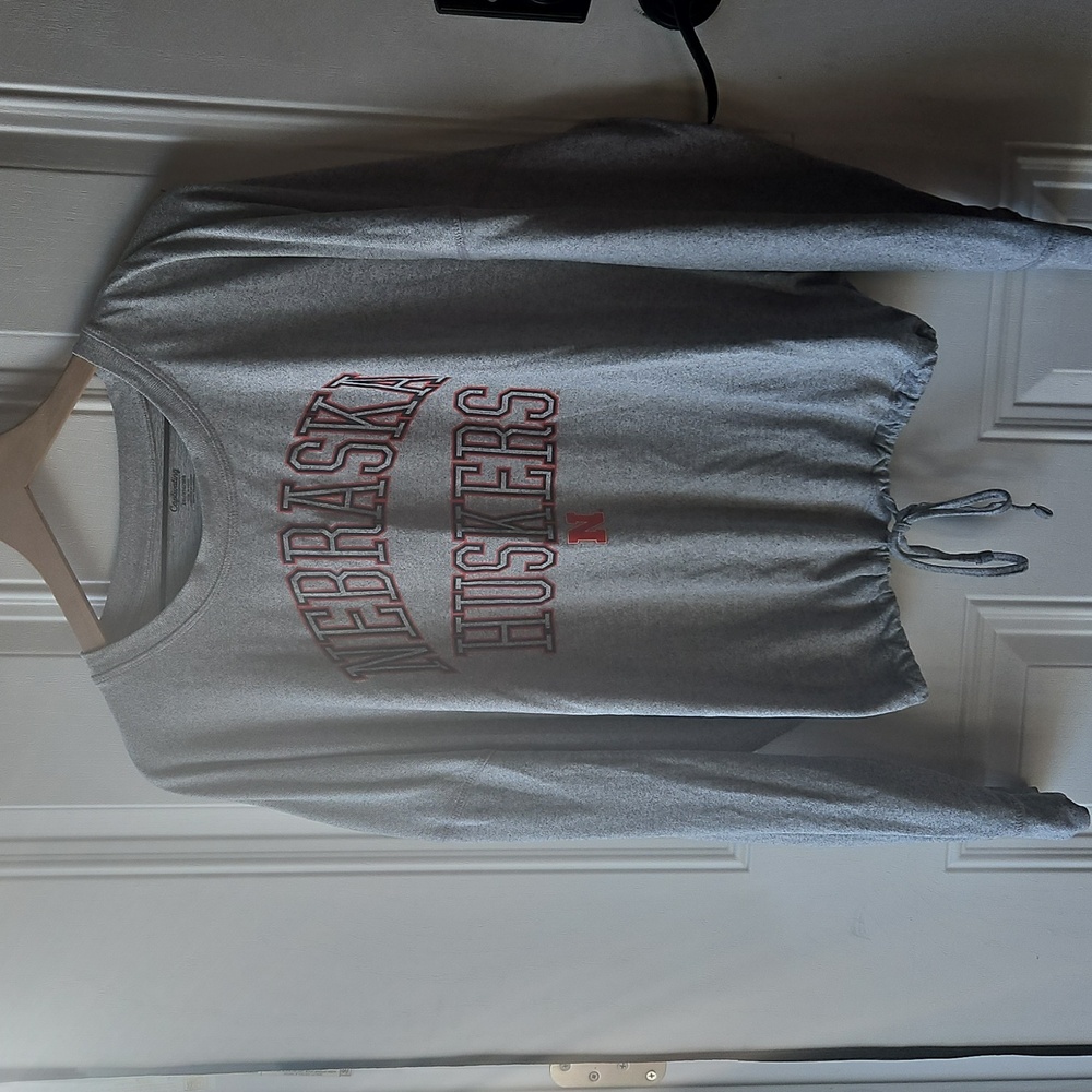 Nebraska Huskers Gray Lightweight Tie Bottom Sweatshirt, sz 2XL